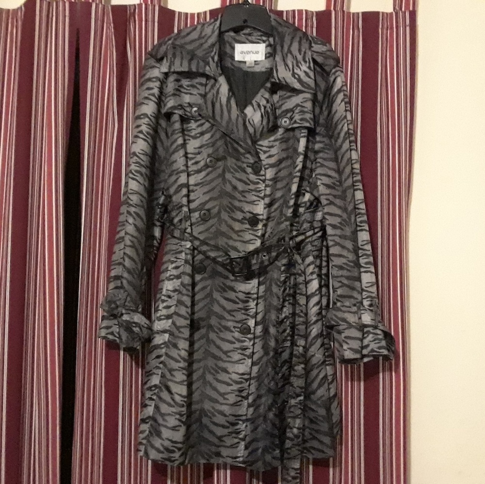 Avenue animal print windbreaker/raincoat